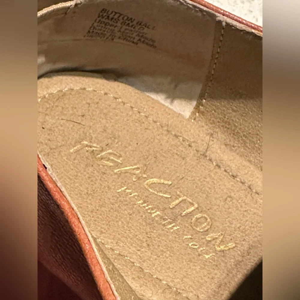 Kenneth Cole•Slip-on Loafers (8) - Picture 7 of 8